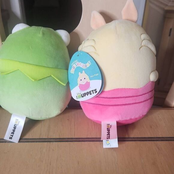 the Muppets Kermit and Miss Piggy Squishmallows - Picture 2 of 5